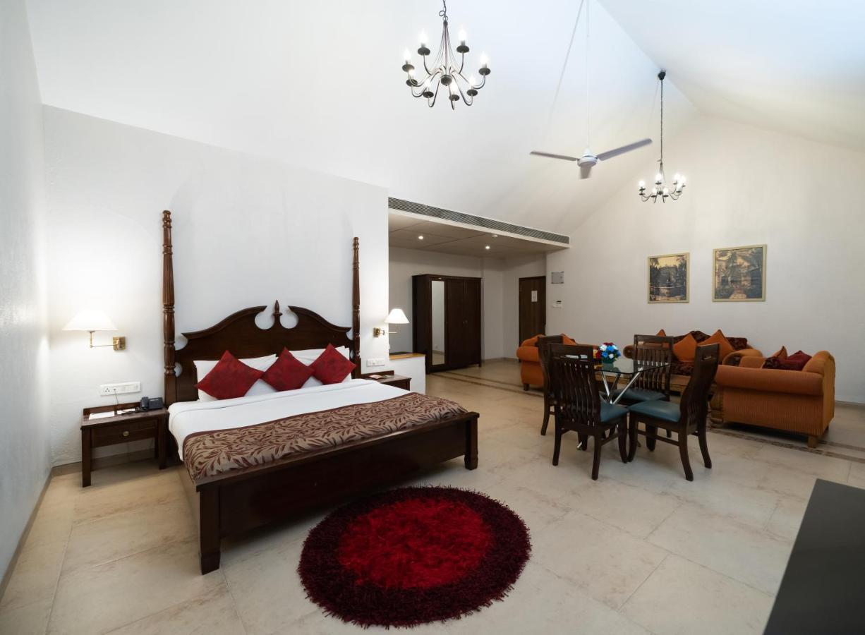 Neelams The Grand Hotel Calangute Extérieur photo