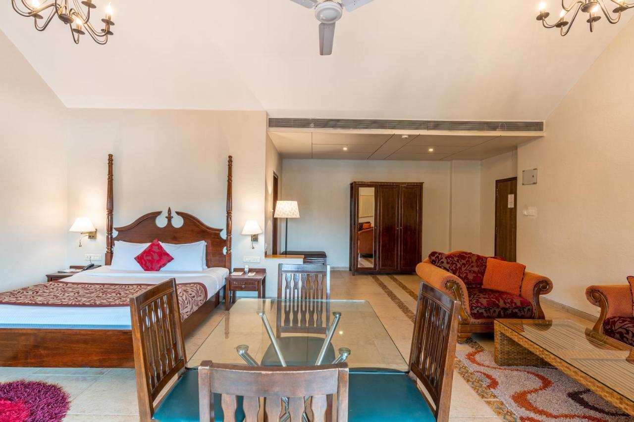 Neelams The Grand Hotel Calangute Extérieur photo