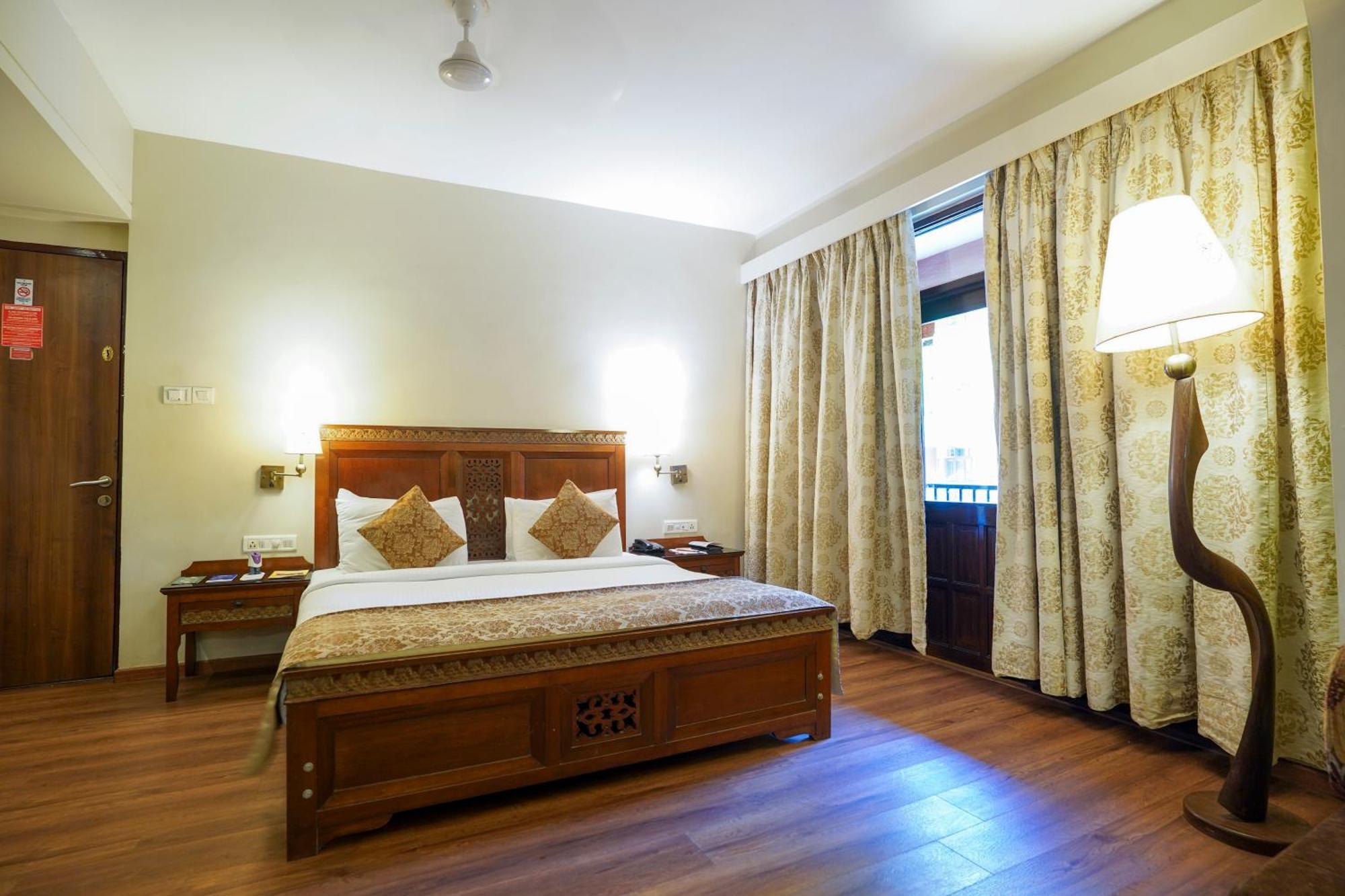 Neelams The Grand Hotel Calangute Extérieur photo