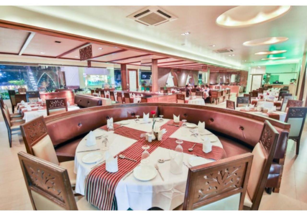 Neelams The Grand Hotel Calangute Extérieur photo