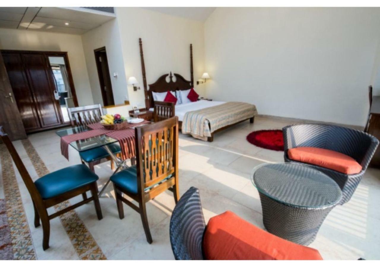 Neelams The Grand Hotel Calangute Extérieur photo